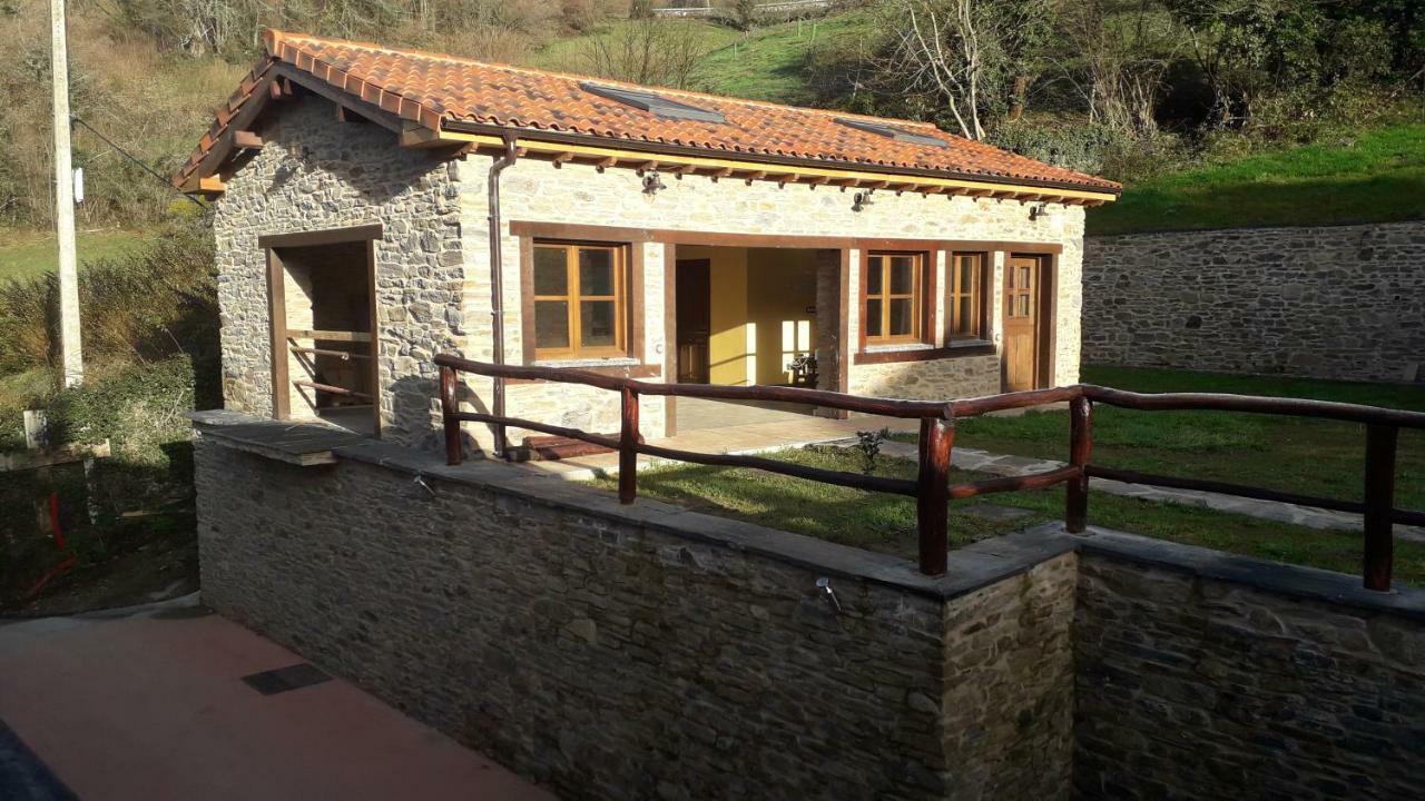 Apartamentos Rurales Casa Carmen Pola de Allande Exterior foto