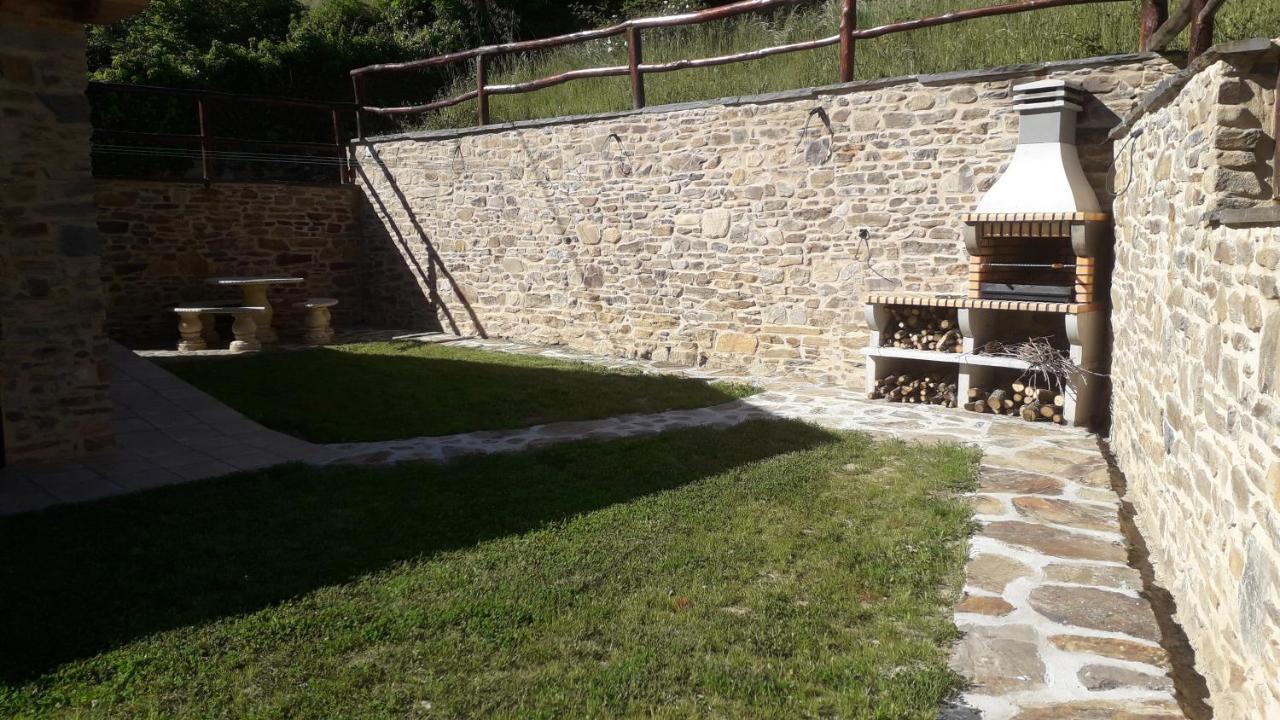 Apartamentos Rurales Casa Carmen Pola de Allande Exterior foto